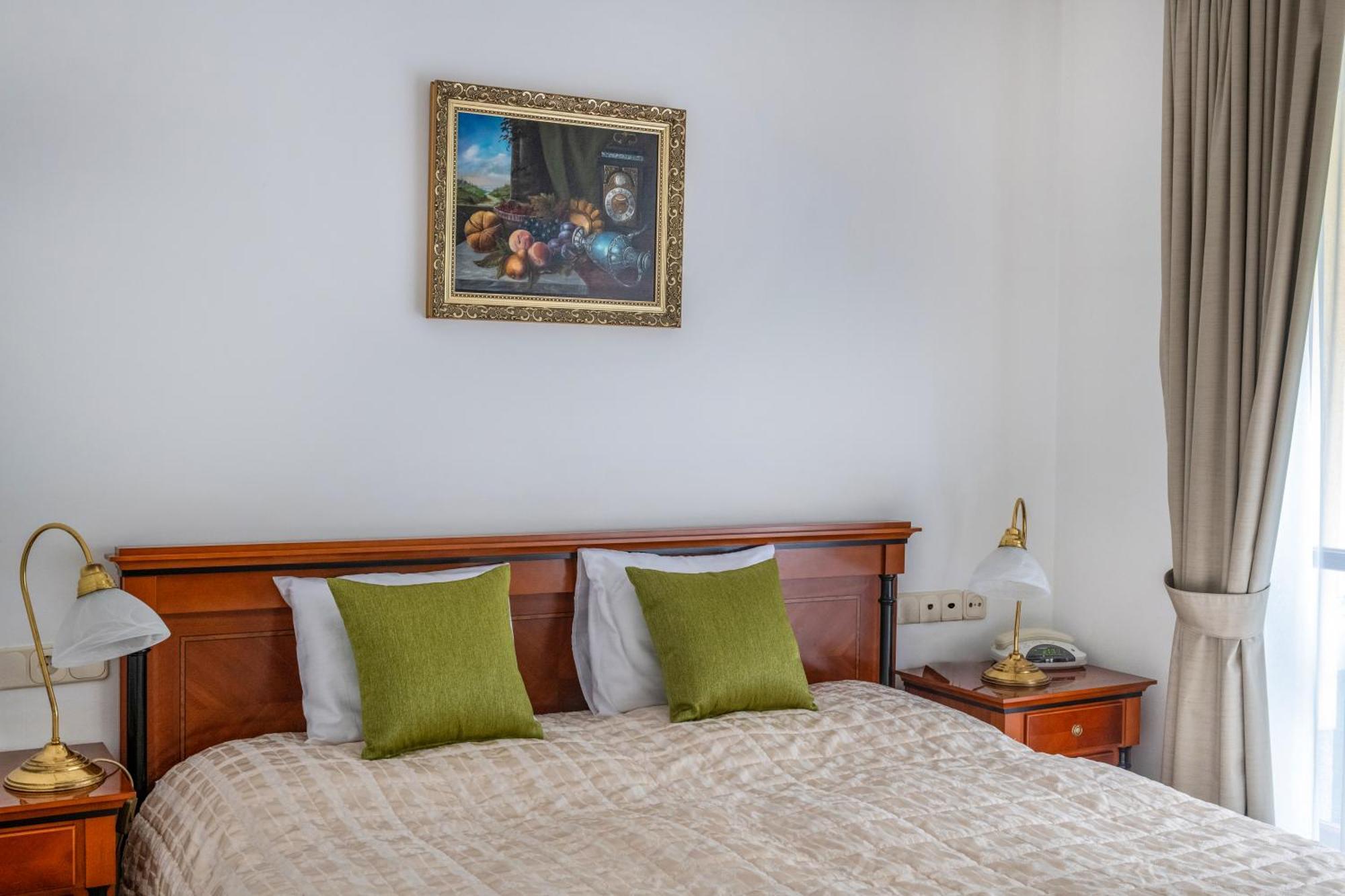 Szarvaskut Hotel Zirc Εξωτερικό φωτογραφία