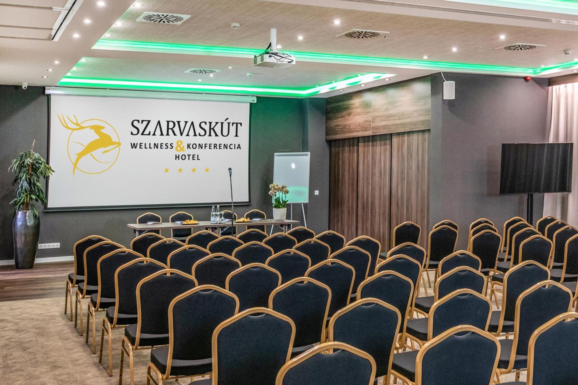 Szarvaskut Hotel Zirc Εξωτερικό φωτογραφία