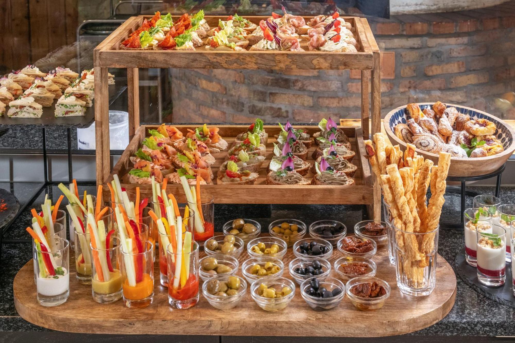 Szarvaskut Hotel Zirc Εξωτερικό φωτογραφία