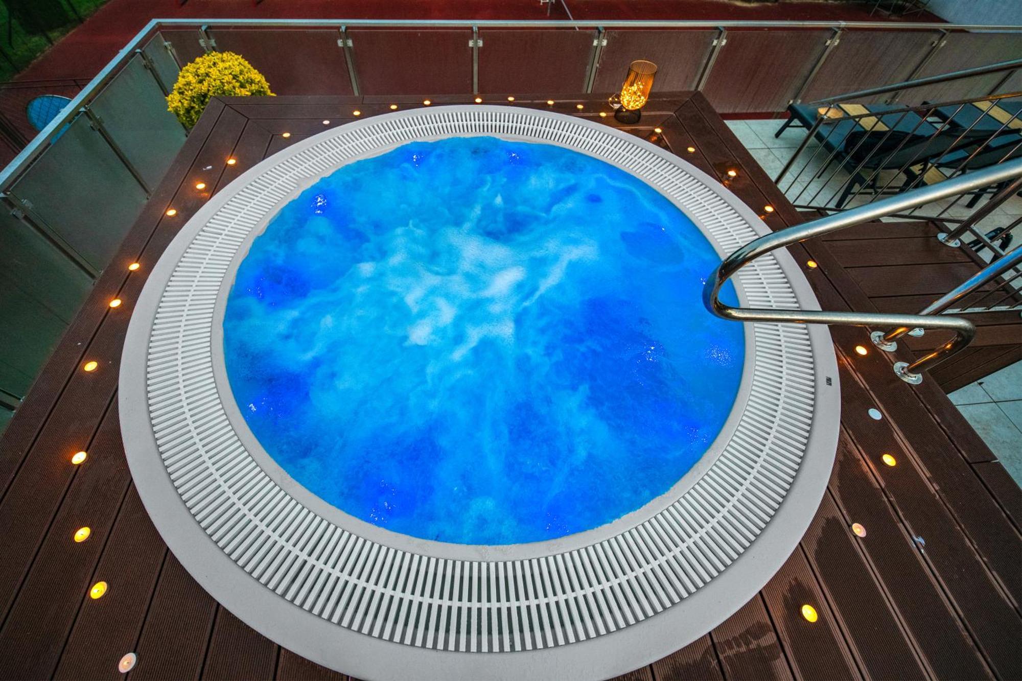 Szarvaskut Hotel Zirc Εξωτερικό φωτογραφία