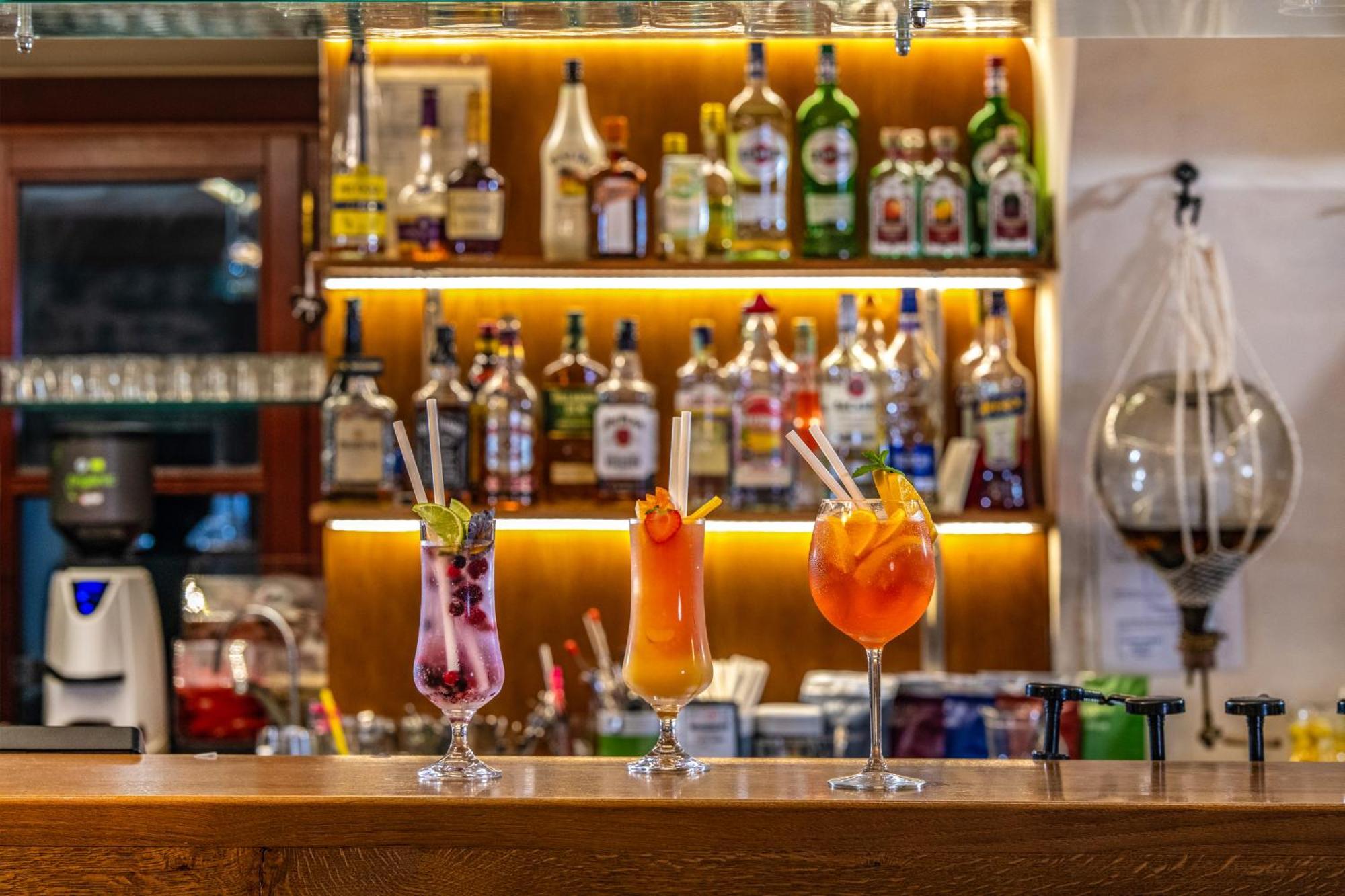 Szarvaskut Hotel Zirc Εξωτερικό φωτογραφία