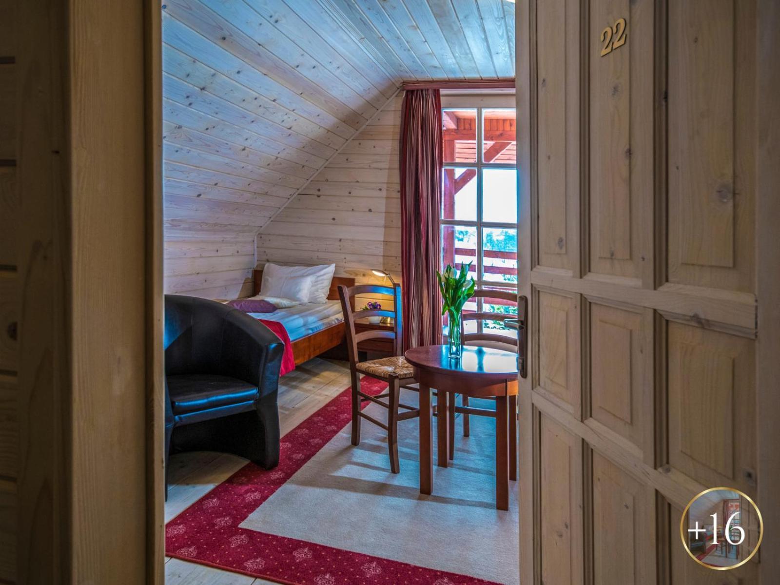 Szarvaskut Hotel Zirc Εξωτερικό φωτογραφία