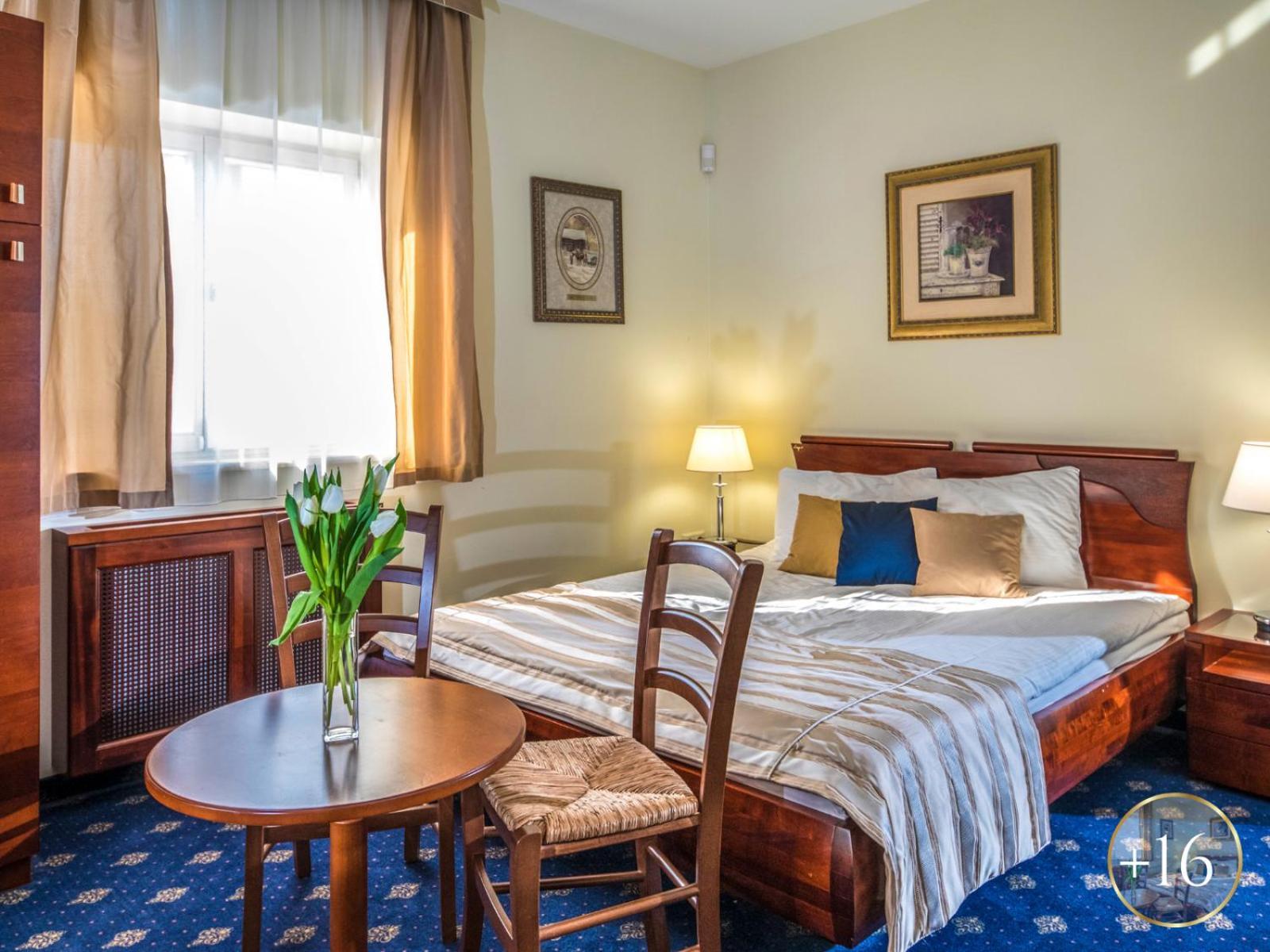 Szarvaskut Hotel Zirc Εξωτερικό φωτογραφία